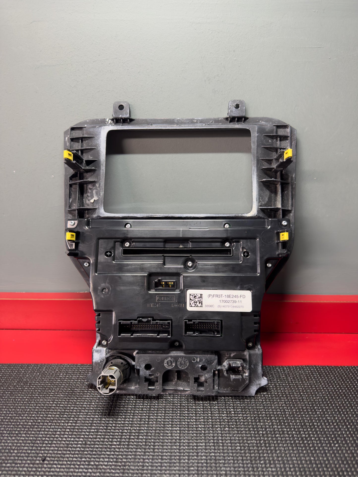 2015-23 MUSTANG CARBON FIBER NAVIGATION BEZEL