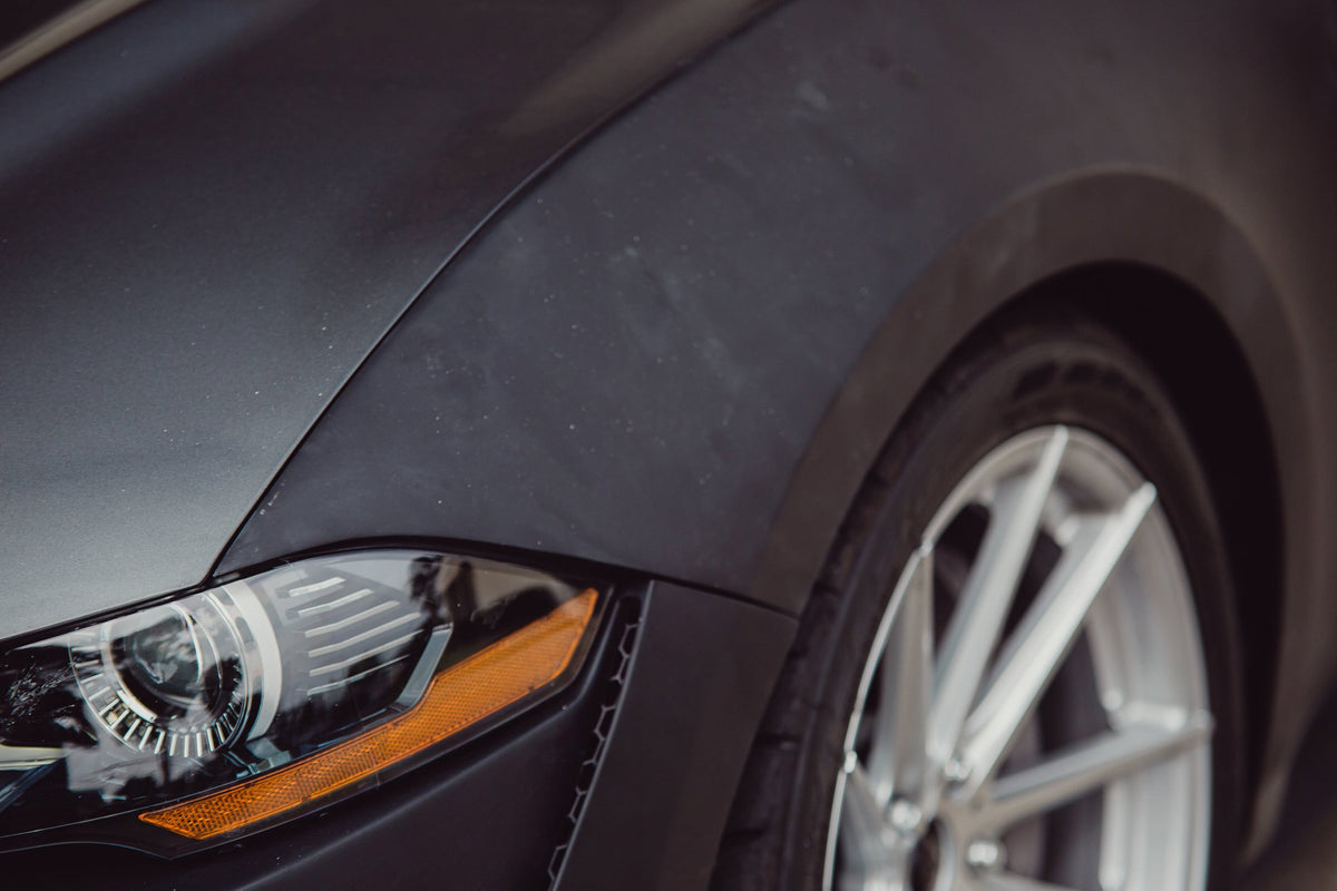 Anderson Composites Type-ST fiberglass front fenders for 2018-2023 Ford Mustang - installed fender detail