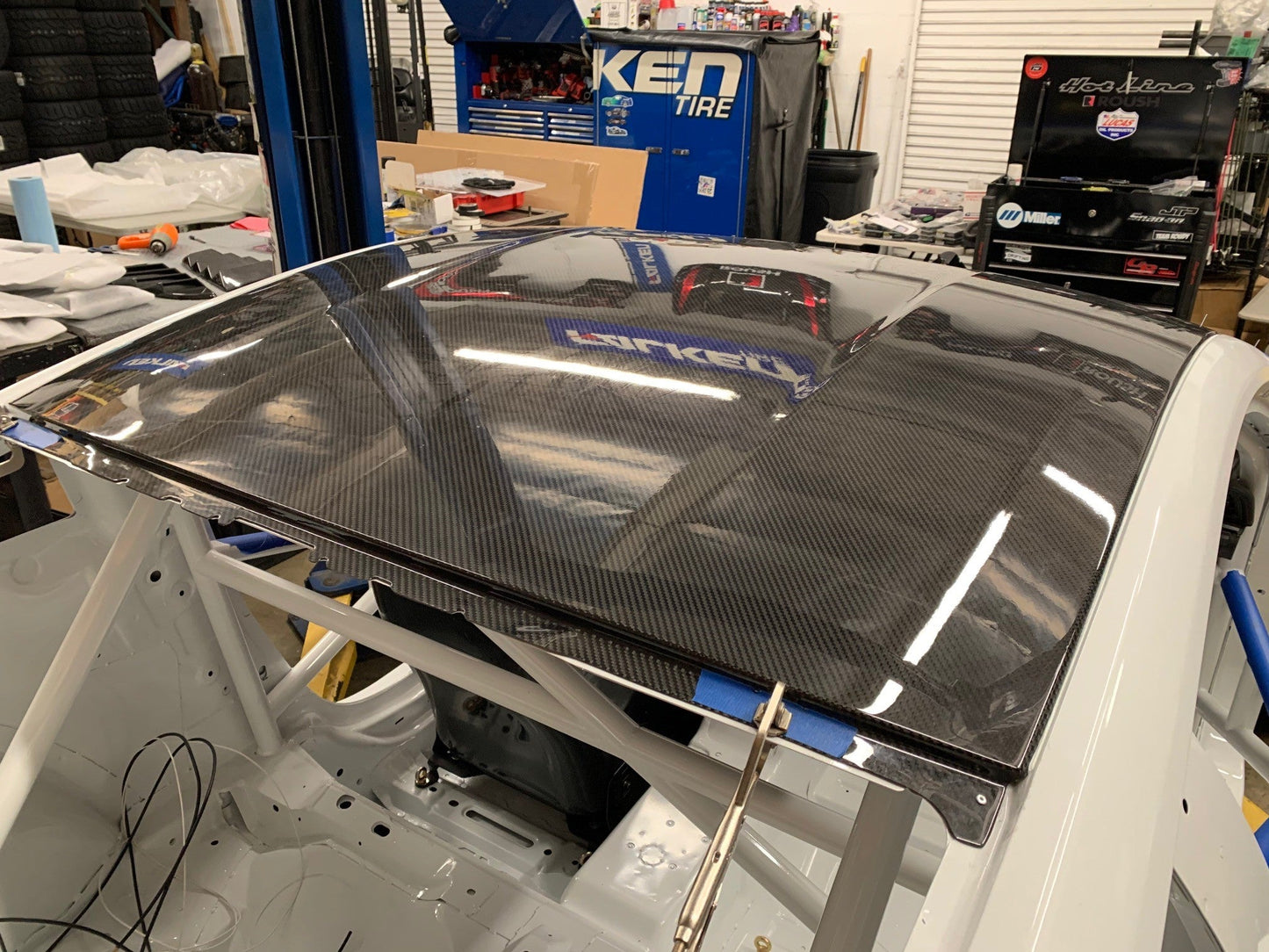 2015-2023 FORD MUSTANG DRY CARBON ROOF REPLACEMENT