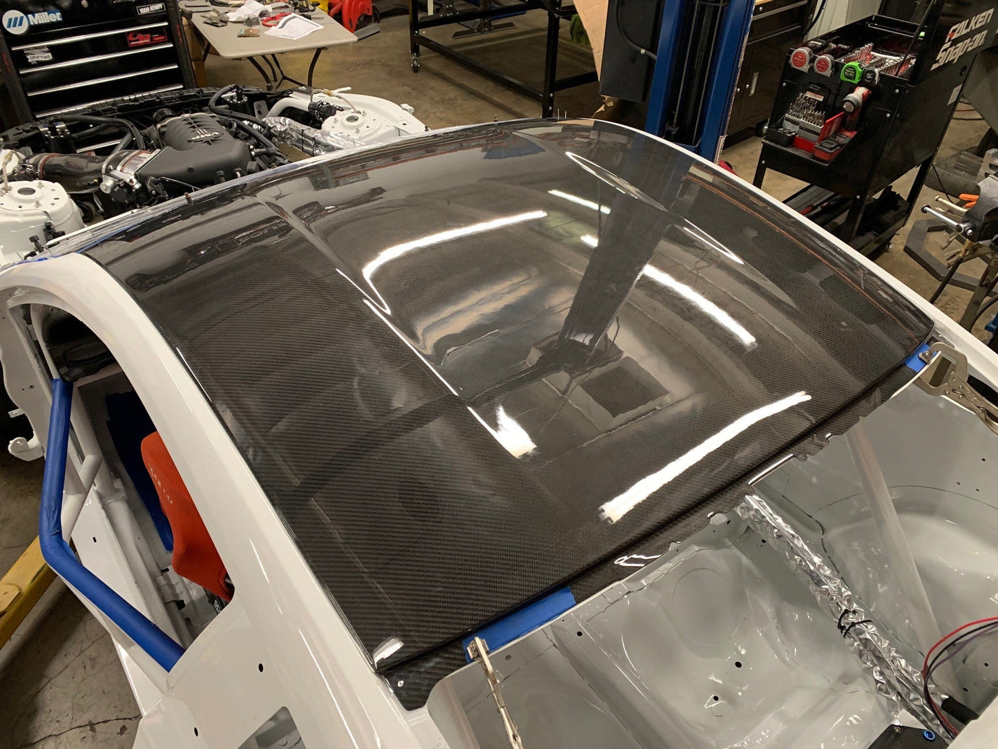 2015-2023 FORD MUSTANG DRY CARBON ROOF REPLACEMENT