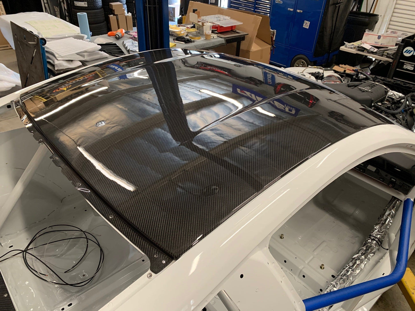 2015-2023 FORD MUSTANG DRY CARBON ROOF REPLACEMENT