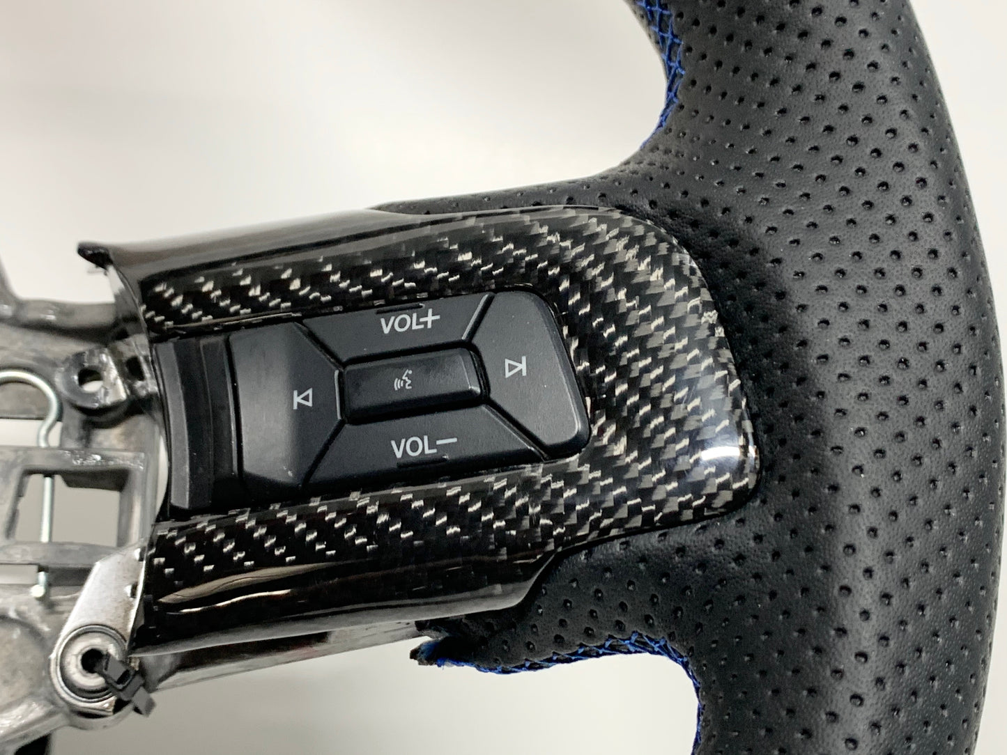 CARBON FIBER STEERING WHEELS