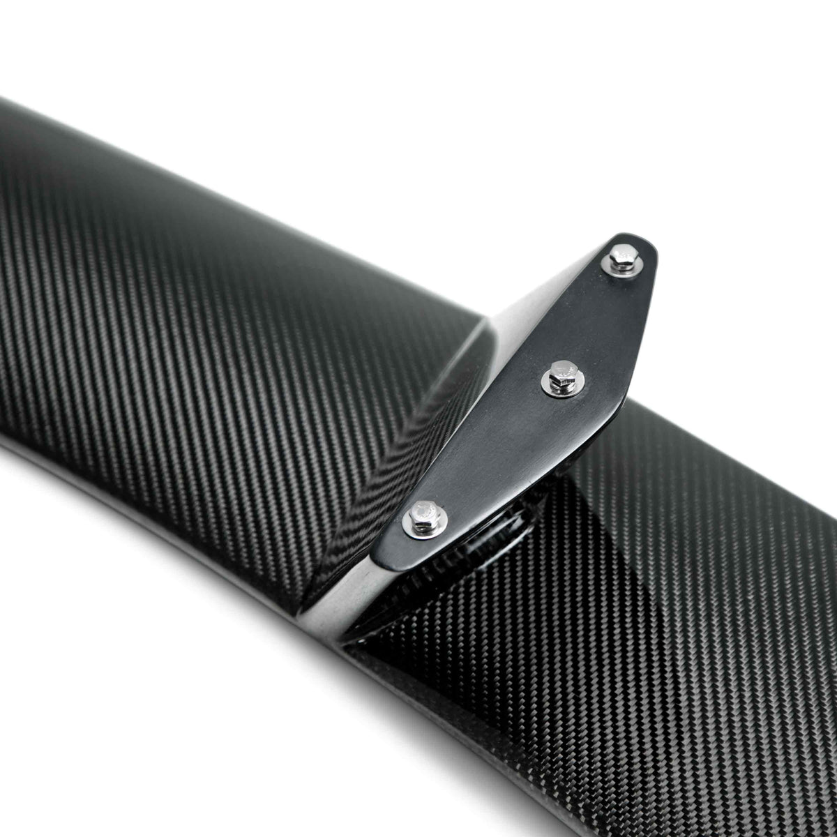 Type-AT carbon fiber rear spoiler - mounting detail