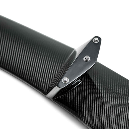 Type-AT carbon fiber rear spoiler - mounting detail