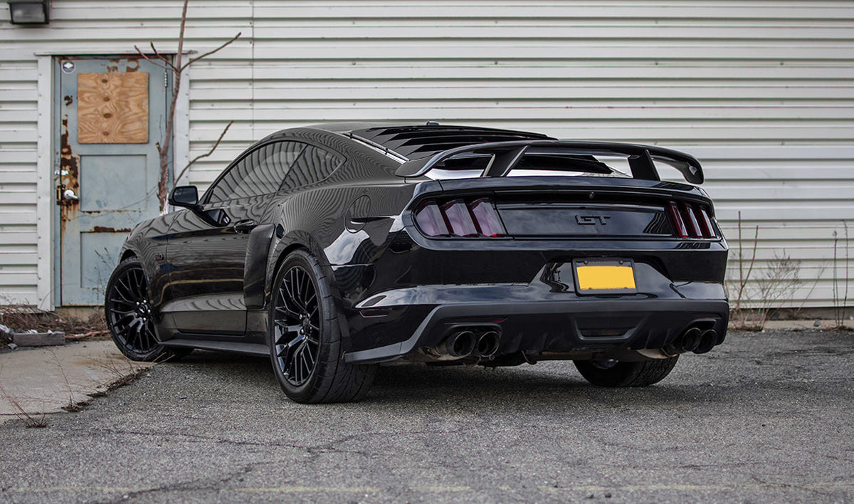 Type-AT carbon fiber rear spoiler - installed view