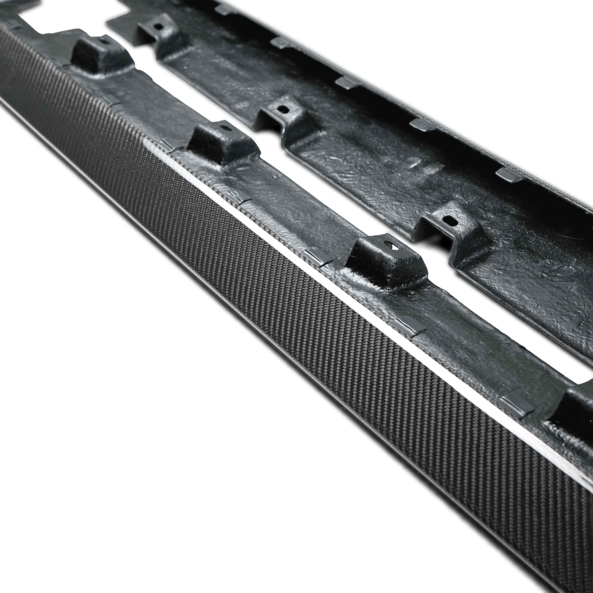 Type-OE carbon fiber side rocker splitters - detail view