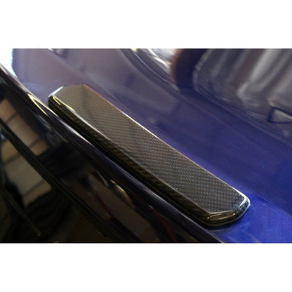Ford Mustang S550 spoiler cover installation view